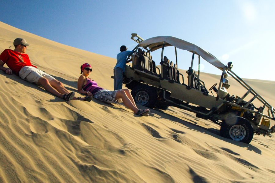 Paseo en Tubulares + Sandboarding en Huacachina