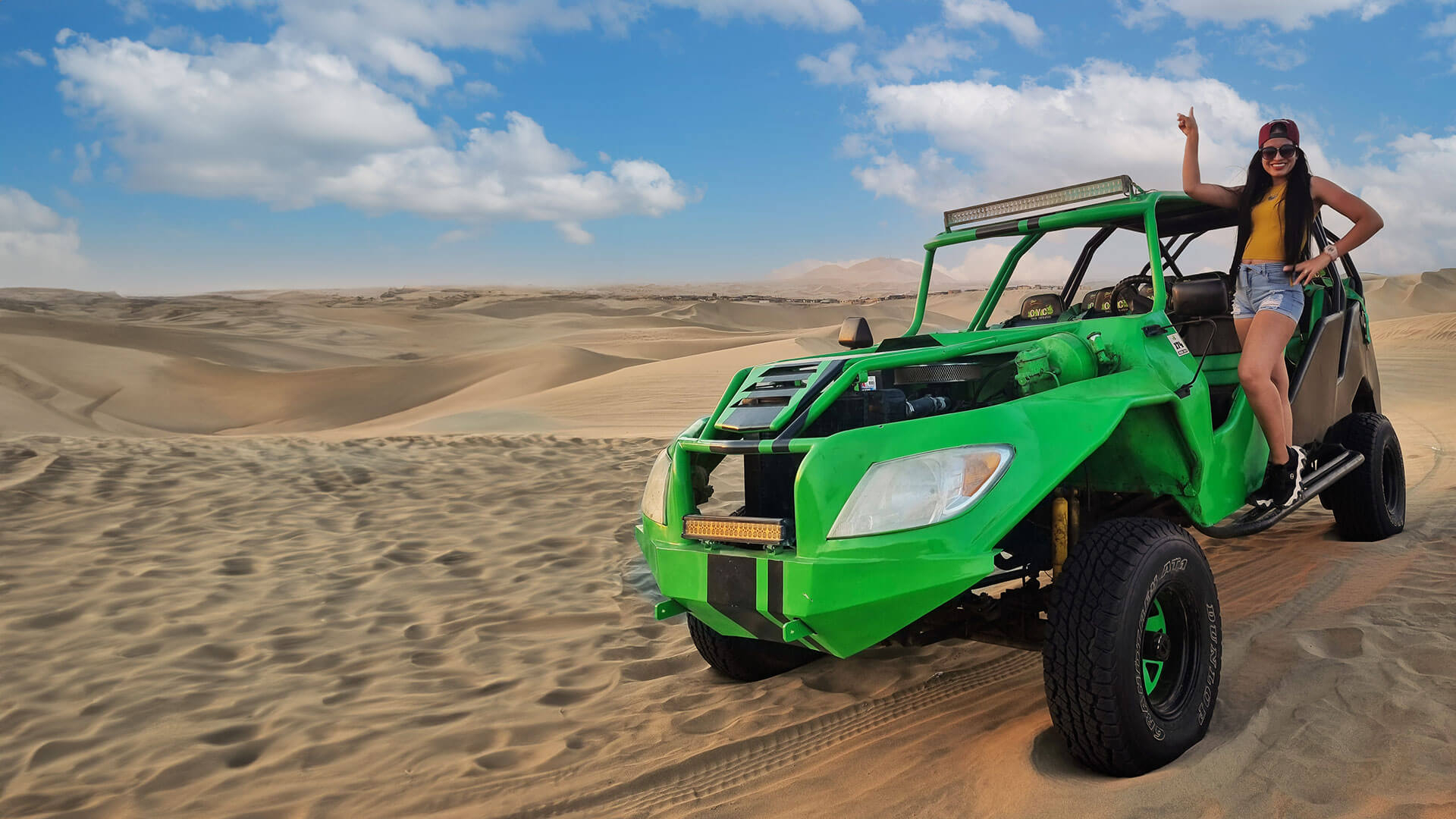 Paseo en Tubulares + Sandboarding en Huacachina